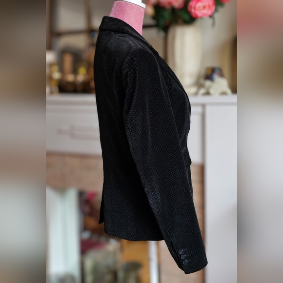 Tommy Hilfiger black velvet blazer. Size 6 - Picture 3 of 10